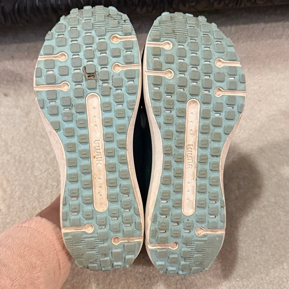 HILMA Green/Tan Running Shoes Size 9 EUC - Picture 2 of 2